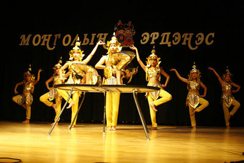 АНУ-д суугаа монголчууд урлаг, спортын өдөрлөг зохион байгуулжээ